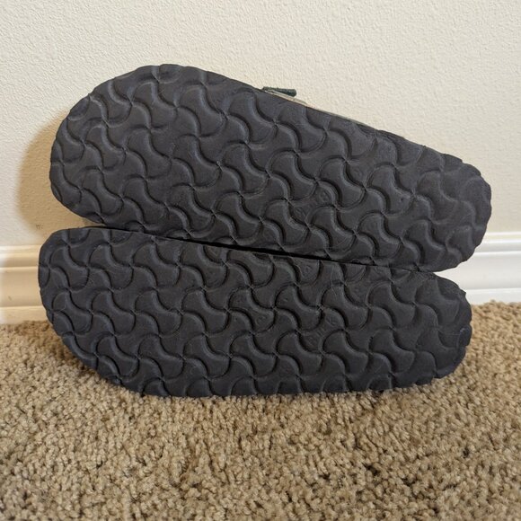 Birkenstock Buckleys in Green - Picture 8 of 8